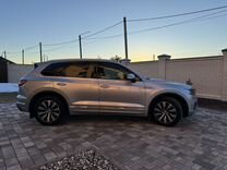 Volkswagen Touareg 3.0 AT, 2018, 127 800 км, с пробегом, цена 4 890 000 руб.