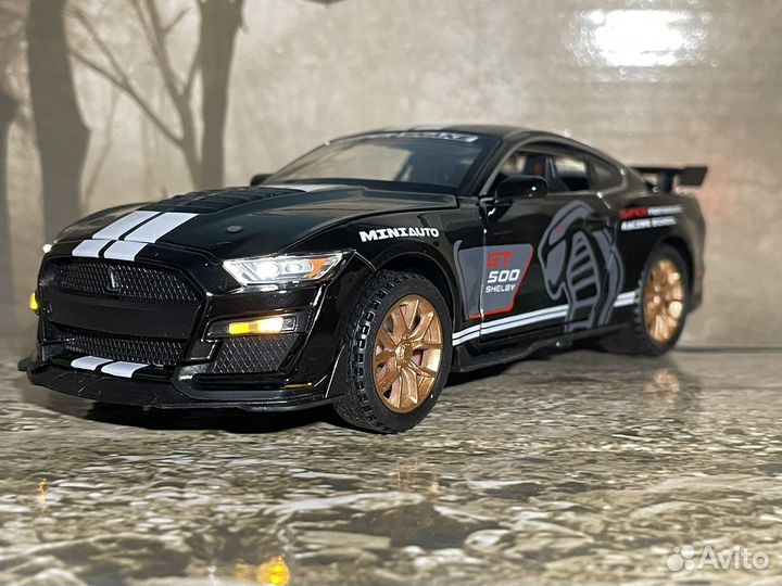 Моделька Ford Mustang