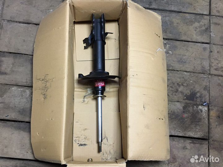 Амортизатор передний Ниссан альмера