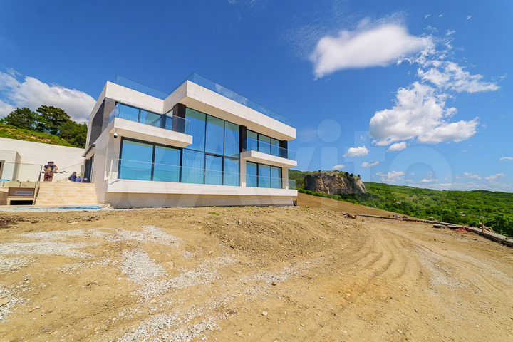 Дом 406,5 м² на участке 20 сот.