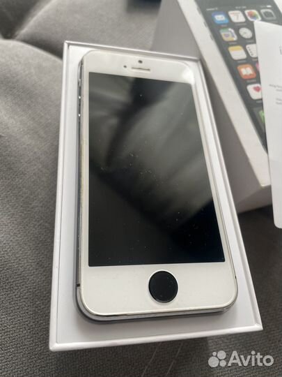 Телефон iPhone 5s