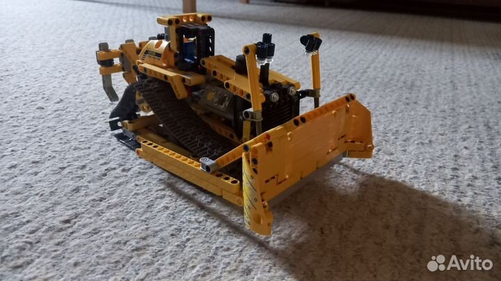 Lego Technic бульдозер