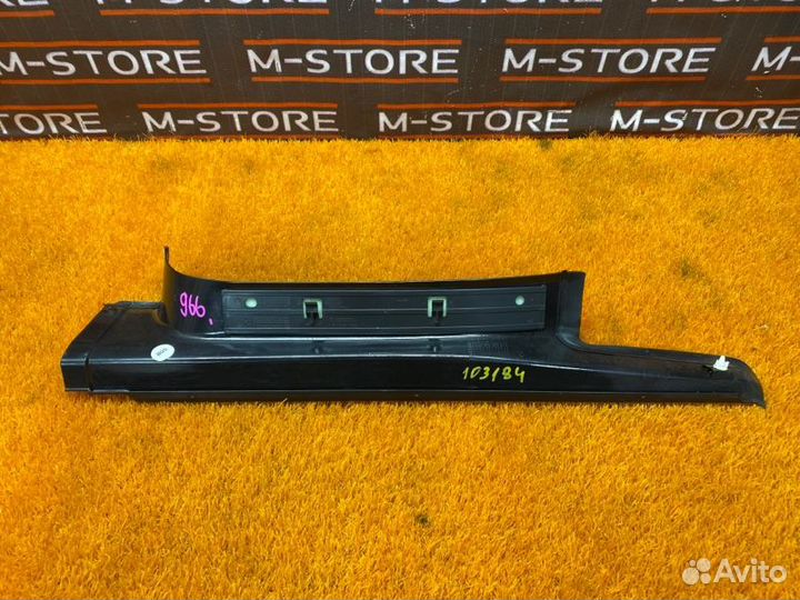 Накладка на порог салона задняя правая