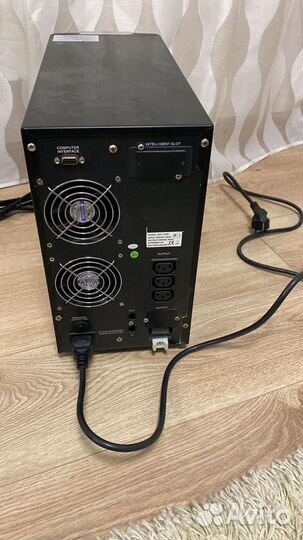 Источник бесперебойного питания apc