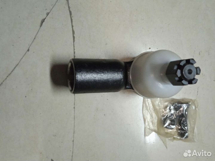 Рулевой наконечник левый Nissan UD 48571Z5008