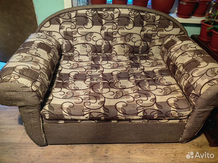 2 дивана продам б/у