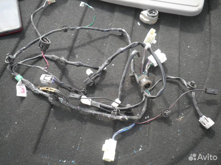 Коса двери багажника Mitsubishi PAjero Sport 2