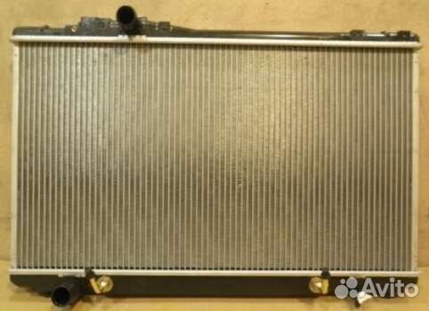 Радиатор на Toyota Mark X