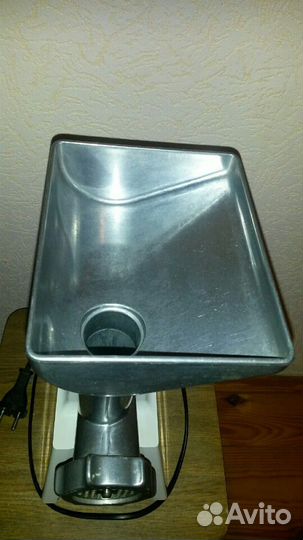 Электромясорубка Braun Power Plus 1100