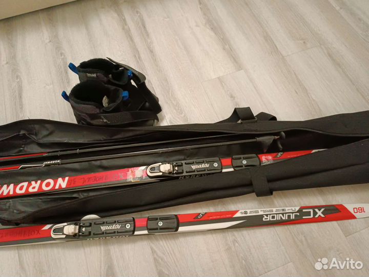 Лыжи беговые с ботинками