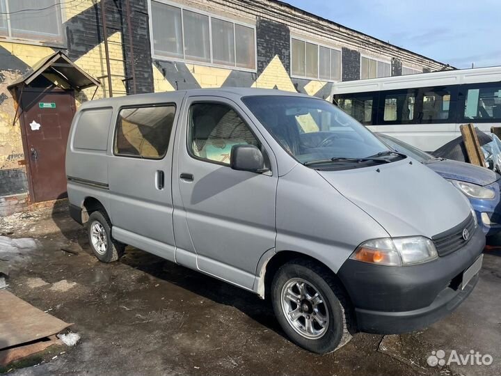 Toyota Hiace 2.5 МТ, 2003, 450 000 км