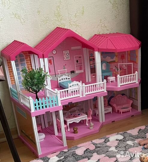 Домик для кукол с мебелью. новый, в коробке