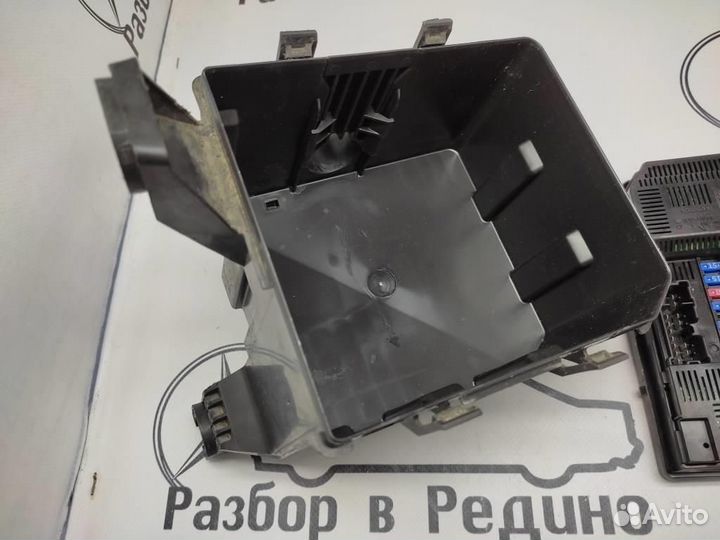 Блок предохранителей w470 X-class 642.889 2019