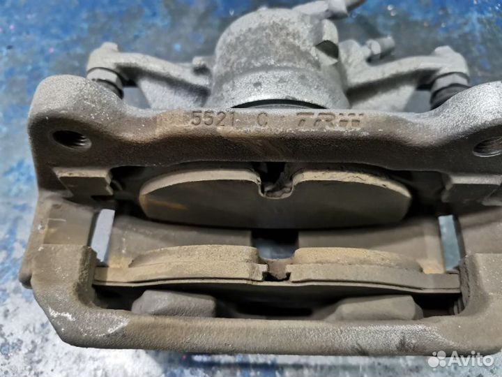 Суппорт передний правый Volkswagen Golf 7