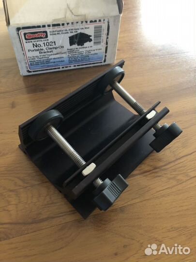 Струбцина для установки даунриггера Scotty 1050/10