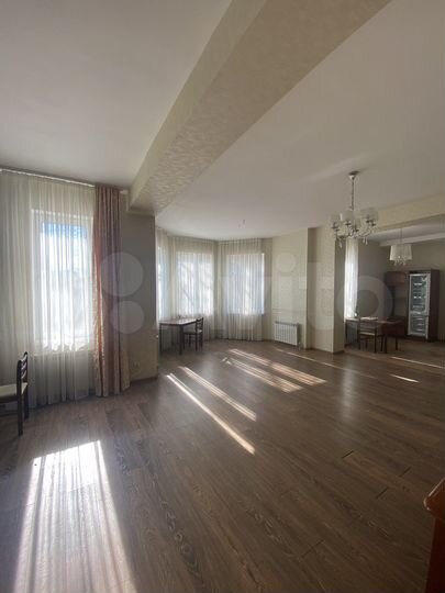 Коттедж 468 м² на участке 22 сот.