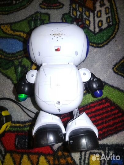 Игрушка робот