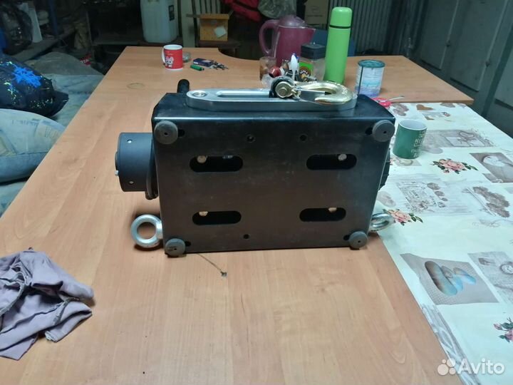 Продам, лебедка электрическая переносная runva8000