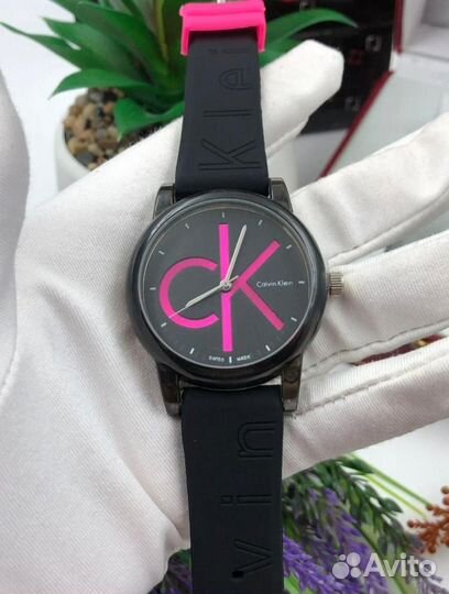 Подарок-беспроводные наушники,плойка-автомат,часы