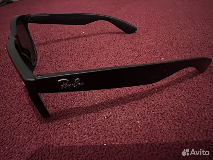 Солнцезащитные очки Ray Ban