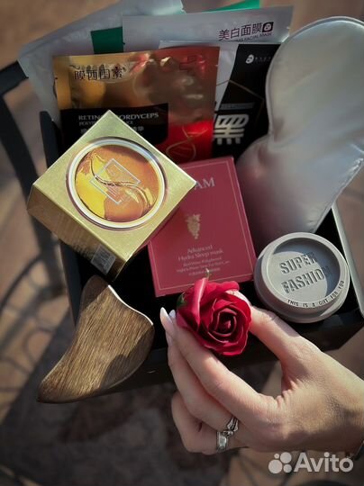 Подарок на день рождения Бьюти бокс с косметикой