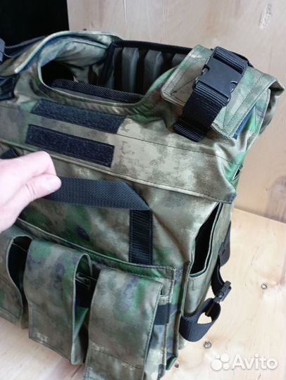 Бронежилет с плитами