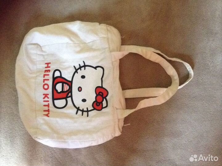 Cумка белая с Китти и перчатки