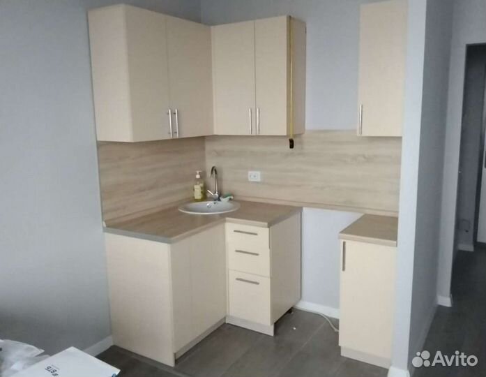 Кухонный гарнитур угловой почти новый