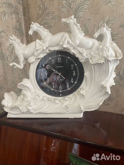 Часы кварцевые La minor лошадь