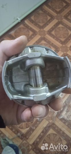 Поршня с пальцами и кольцами