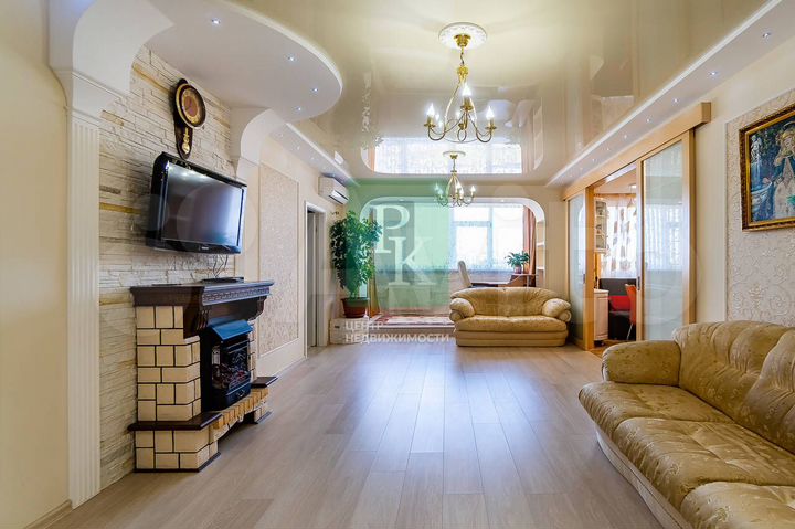 5-к. квартира, 140 м², 2/10 эт.