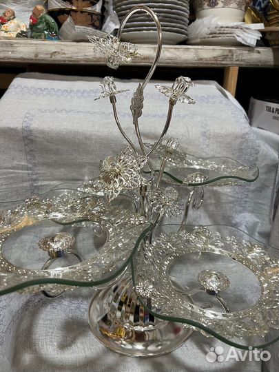 Ваза для конфет на ножке