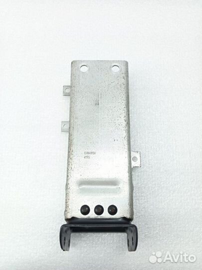 Кронштейн усилителя бампера передний левый