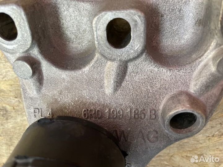 Кронштейн опоры двигателя Volkswagen Polo