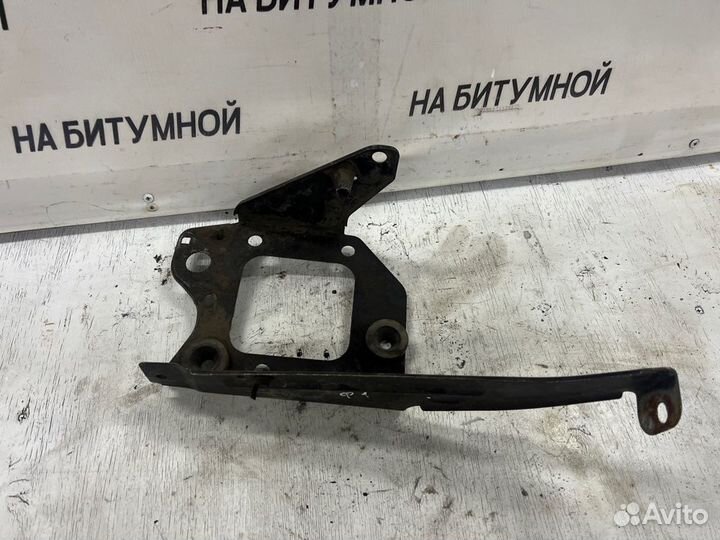 Кронштейн площадки акб Ford Focus 1