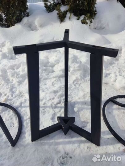 Подстолье из металла