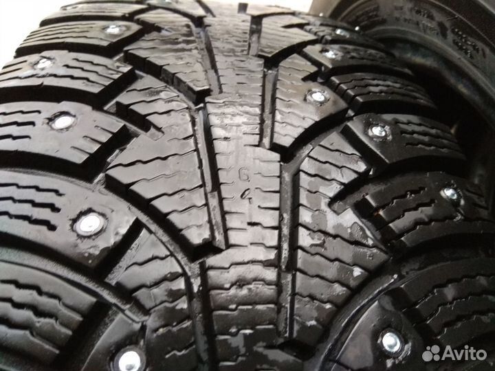Nokian Tyres Hakkapeliitta 5 215/60 R16
