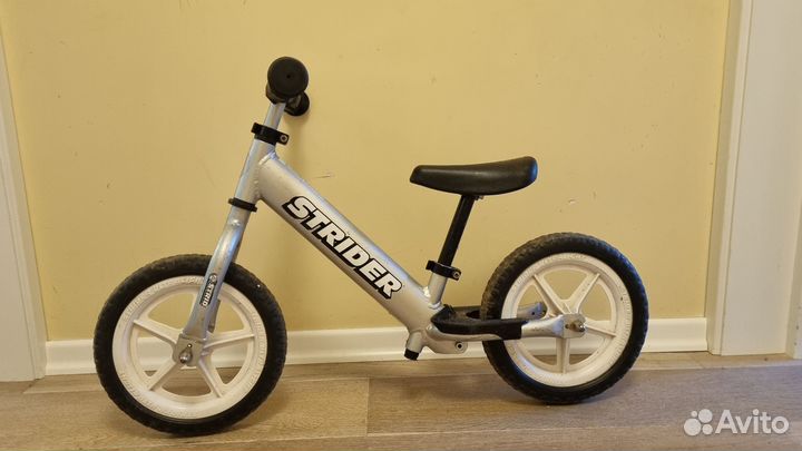 Беговел strider silver pro