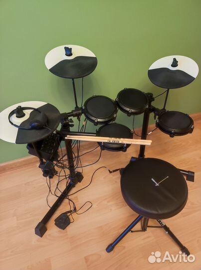 Установка Alesis Debut Kit