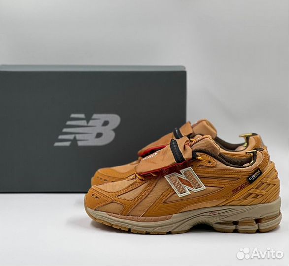 Мужские кроссовки New Balance 1906R Orange