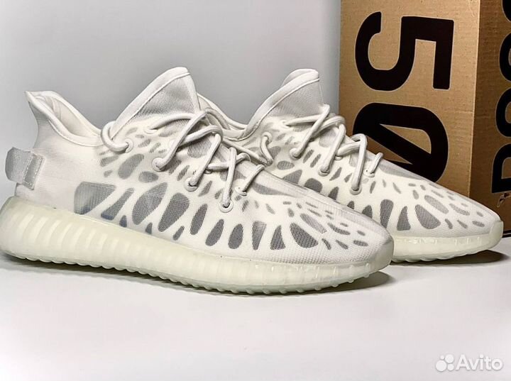 Кроссовки adidas yeezy boost белые