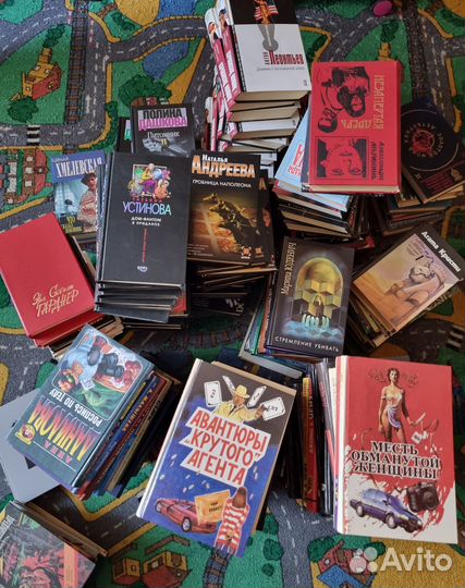 Продам коллекцию книг