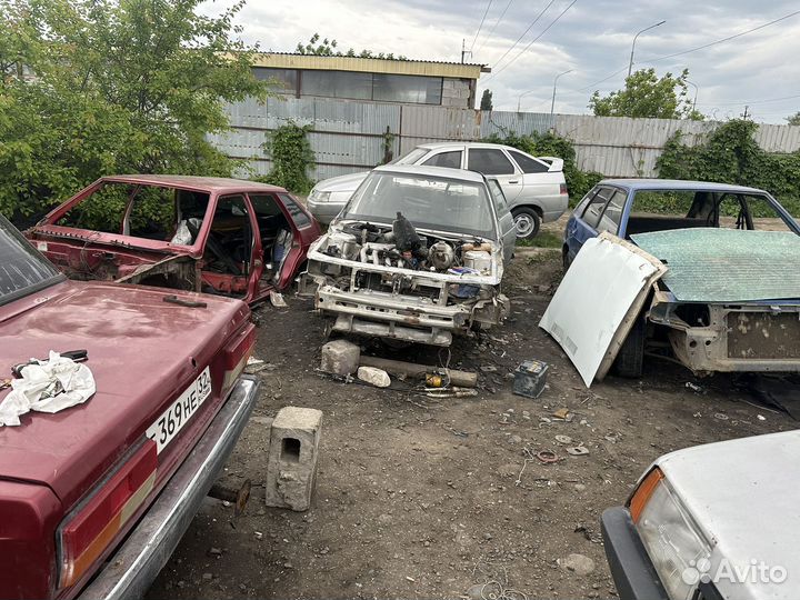 На разборе лада приора и другие ваз