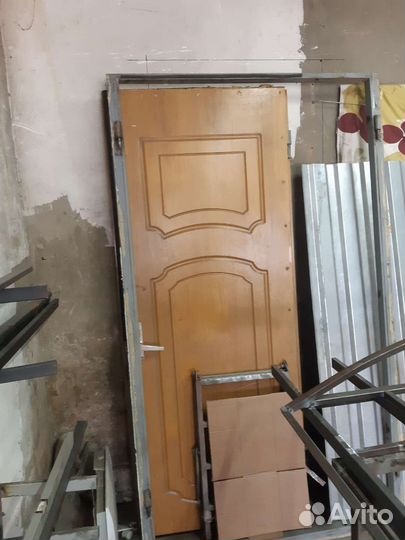 Дверь входная металлическая
