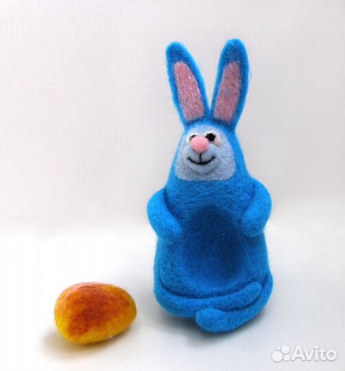 Заяц пасхальный валяный