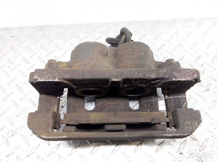 Суппорт передний левый Nissan Titan 1 A60