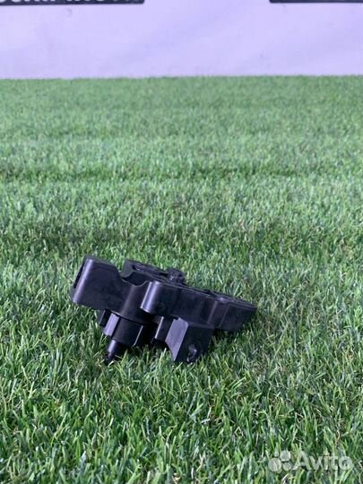 Ручка открывания капота Ford Explorer 6 2021