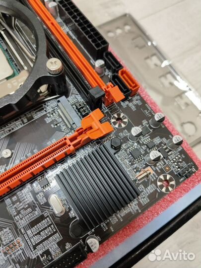 Комплект X99 На DDR4 16GB + Проц+материнка