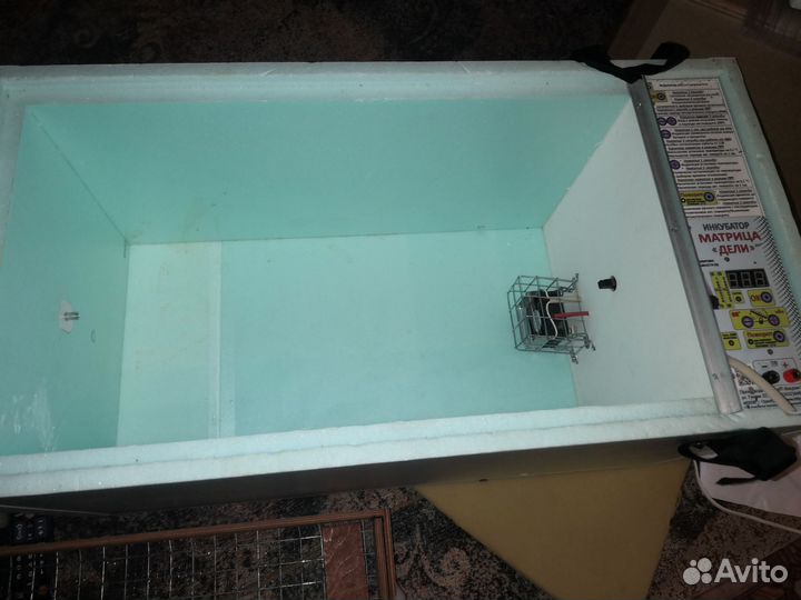 Инкубатор Блиц Матрица-Дели на 72 яйца