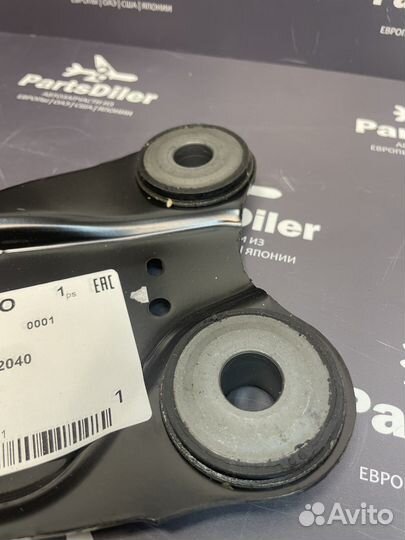 Рычаг подвески 4876042040 Toyota